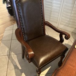 One of 8 chairs
