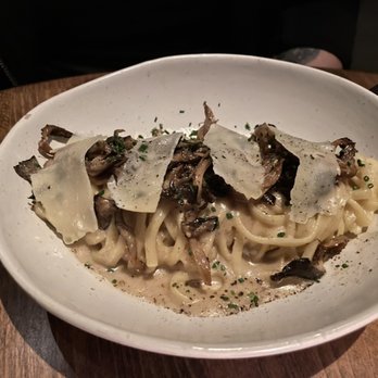 Verse - Mushroom Linguini - Seafood Near Me - Toluca Lake, California