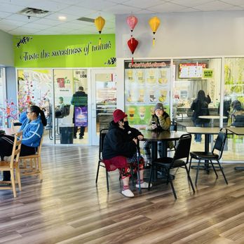 Mia & More - Minnesota - Seating - Juice Bars & Smoothies Near Me - Blaine, Minnesota Mia & More - Minnesota - Seating - Juice Bars & Smoothies Near Me - Blaine, Minnesota