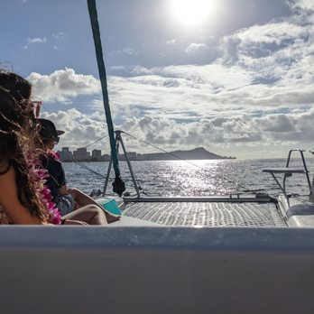 Hawaii Ash Scatterings - Boat Charters Near Me - Honolulu, Hawaii