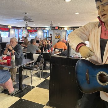Shorty's Diner - Spacious diner - Diners Near Me - Williamsburg, Virginia Shorty's Diner - Spacious diner - Diners Near Me - Williamsburg, Virginia