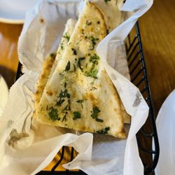 Oh' Calcutta - Garlic Nan