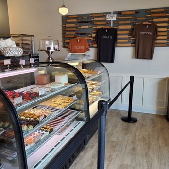 DeEtta's Bakery - Bakeries Near Me - Naperville, Illinois DeEtta's Bakery - Bakeries Near Me - Naperville, Illinois
