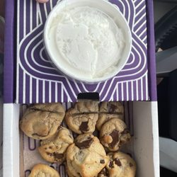Insomnia Cookies - Lil dippers with buttercream icing