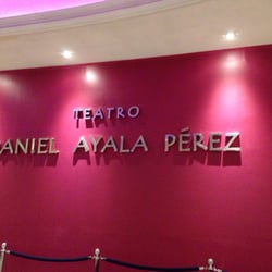 Teatro Daniel Ayala - El lobby
