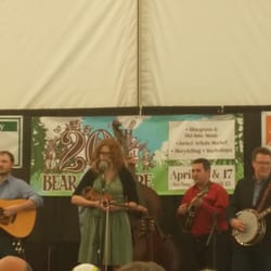 Bear On The Square Mountain Festival - Becky Buller band