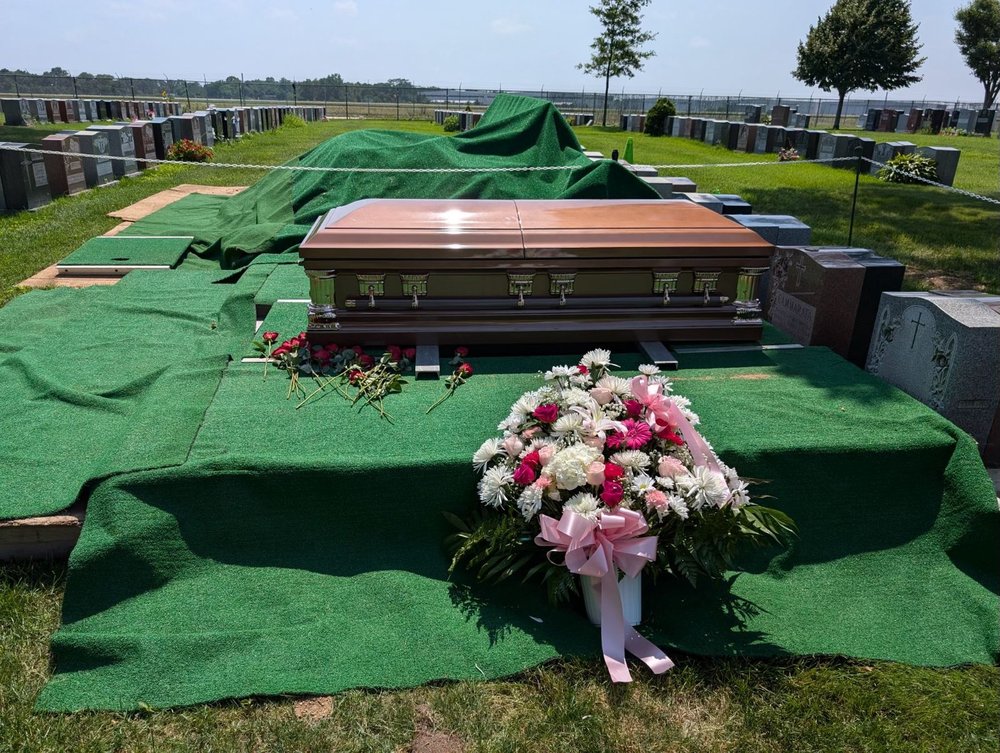 HOWARD BEACH FLORIST Updated September 2024 15 Photos & 12 Reviews