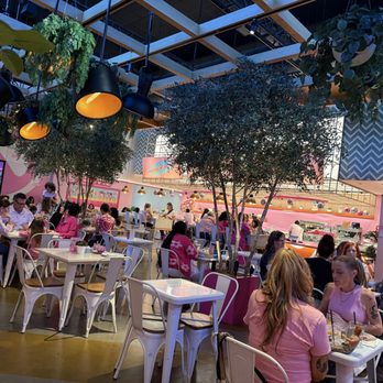 Malibu Barbie Cafe - Cafes Near Me - Las Vegas, Nevada