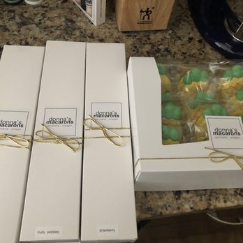 donna's macarons - The box presentations, super cute! - Macarons Near Me