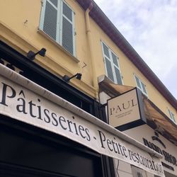 Boulangeries Paul - Paul's banner.