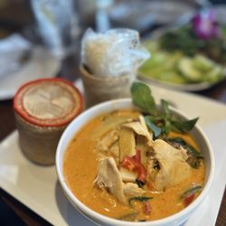 Na Nah Thong - Red curry