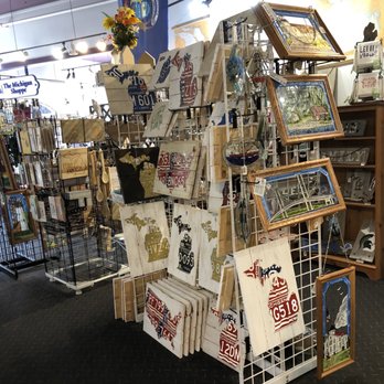 Michigan Shoppe - Display - Gift Shops Near Me - Frankenmuth, Michigan