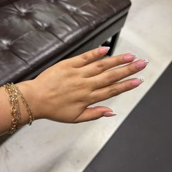 Mina Nails
