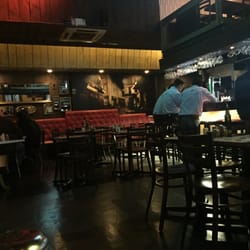 El Ciudadano - Es un lugar de buen ambiente y con mucha onda. Buena comida y muy buenos tragos.