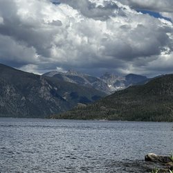 Arapaho Bay Campground - Beautiful scenery while fishing at Arapahoe Bay
