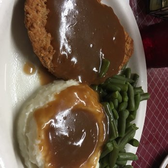 Boyd & Wurthmann Restaurant - Country fried steak, mashed potatoes and green beans. - Desserts Near Me - Berlin, Ohio