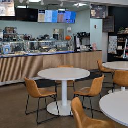 1832 Brew Espresso Bar - Dining area