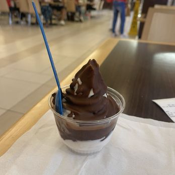 Soft & Creamy - Coconut ice cream with chocolate dipping sauce - Ice Cream & Frozen Yogurt Near Me - San Juan, Puerto Rico Soft & Creamy - Coconut ice cream with chocolate dipping sauce - Ice Cream & Frozen Yogurt Near Me - San Juan, Puerto Rico