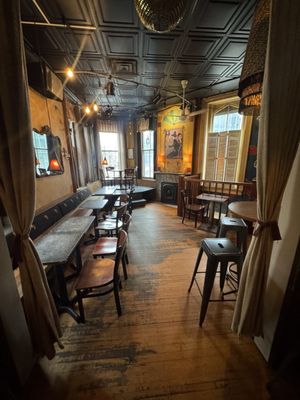 Genna's Lounge by null