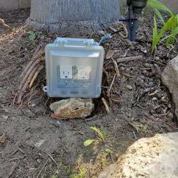 Urbina Electric - Backyard landscape lighting outlets. - Electricians Near Me Urbina Electric - Backyard landscape lighting outlets. - Electricians Near Me