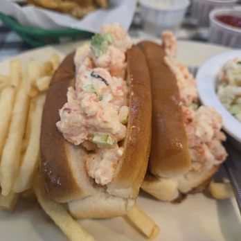 Flying Fish - Lobster Roll - Seafood Near Me - Arlington, Texas