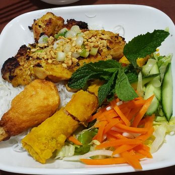 Pho Friendly 18 - Grilled chicken sugar cane shrimp and spring roll vermicelli - Vietnamese Near Me - Vaughan, Ontario