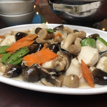 Sun Wah Bar-B-Que - Scallops with mushrooms - Barbeque Near Me - Chicago, Illinois