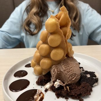 520 Dessert - Customize Your Own Waffles - hot waffle with yummy ice cream and Oreo - Desserts Near Me - Flushing, New York