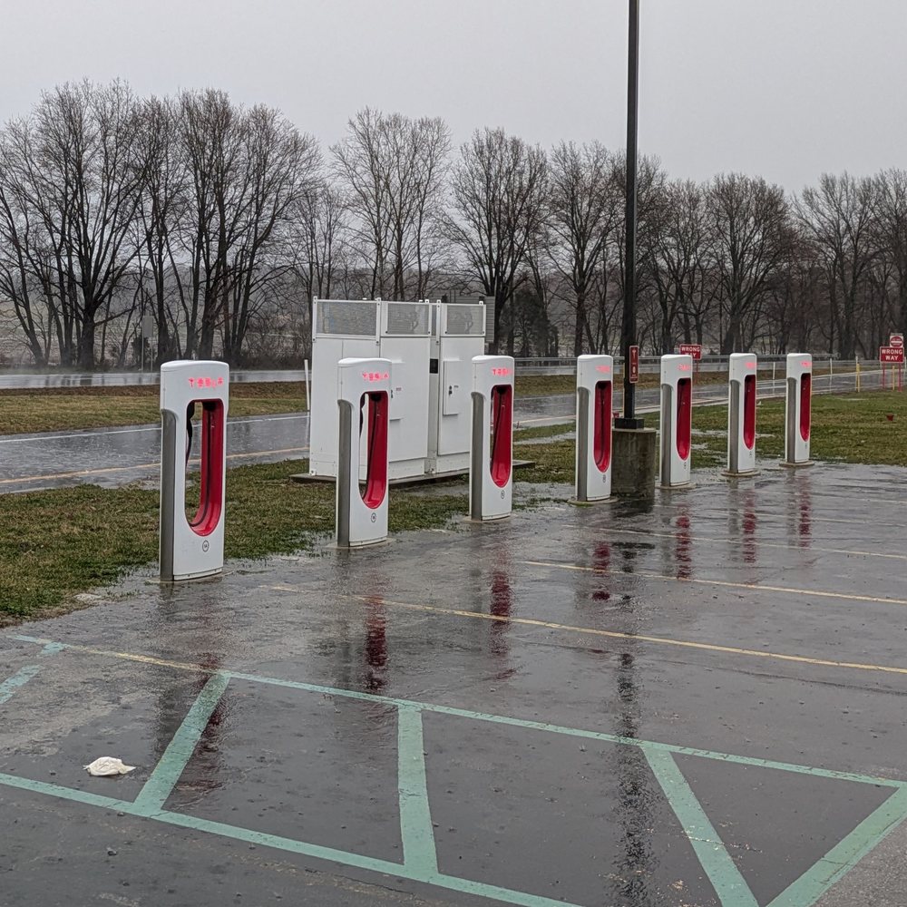 Tesla Supercharger - Tesla Supercharger, Smiths Grove - EV Charging Stations Near Me - Smiths Grove, Kentucky Tesla Supercharger - Tesla Supercharger, Smiths Grove - EV Charging Stations Near Me - Smiths Grove, Kentucky