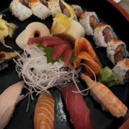 Sushi & Sashimi Combo for One Sushi & Sashimi Combo for One