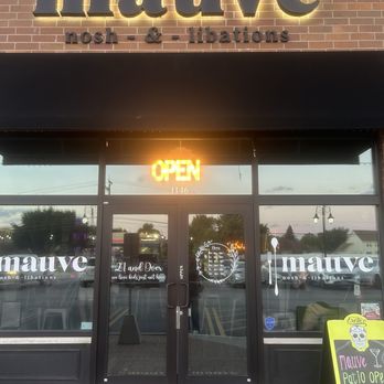 Mauve Nosh & Libations