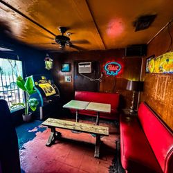 Lee Harvey's - Lounge area