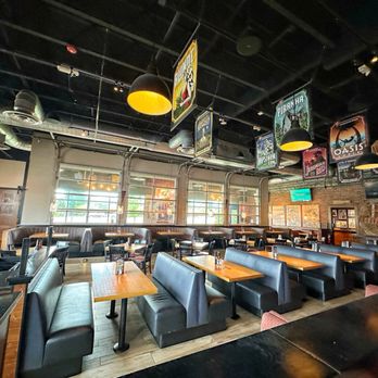 BJ's Restaurant & Brewhouse - Empty lunch hour - Breweries Near Me - Charlottesville, Virginia BJ's Restaurant & Brewhouse - Empty lunch hour - Breweries Near Me - Charlottesville, Virginia