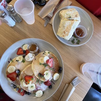 Everyday Eatery - Ricotta pancakes and breakfast burrito - Cafes Near Me - Irvine, California