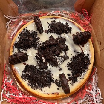 Maple Street Cheesecakes - Oreo cheesecake - Desserts Near Me Maple Street Cheesecakes - Oreo cheesecake - Desserts Near Me