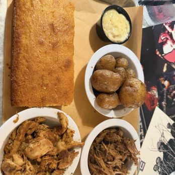 Smokin' Fattys BBQ - Pulled pork and chicken with potatoes and cornbread - Barbeque Near Me - Elkhart, Indiana Smokin' Fattys BBQ - Pulled pork and chicken with potatoes and cornbread - Barbeque Near Me - Elkhart, Indiana
