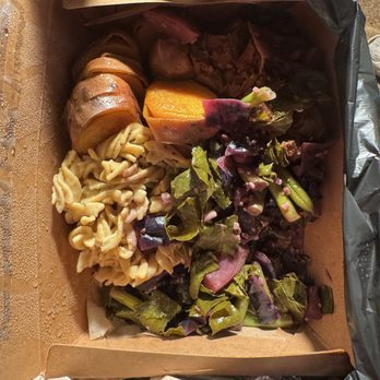 Vegan Mami - Bbq jackfruit, collard greens, sweet potatoes and noodles - Vegan Near Me - Henderson, North Carolina Vegan Mami - Bbq jackfruit, collard greens, sweet potatoes and noodles - Vegan Near Me - Henderson, North Carolina
