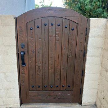 Rustic 101 - Wood gate - Furniture Stores Near Me - Encinitas, California Rustic 101 - Wood gate - Furniture Stores Near Me - Encinitas, California