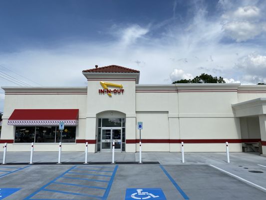 In-N-Out Burger by null