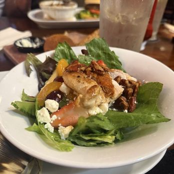 LongHorn Steakhouse - Grilled Chicken & Strawberry Lunch Salad - Steakhouses Near Me - Tewksbury, Massachusetts LongHorn Steakhouse - Grilled Chicken & Strawberry Lunch Salad - Steakhouses Near Me - Tewksbury, Massachusetts
