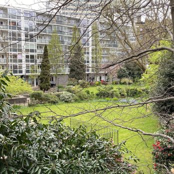 Corus Hotel Hyde Park - Beautiful garden view in a lot behind the hotel. - Hotels Near Me - London, XGL