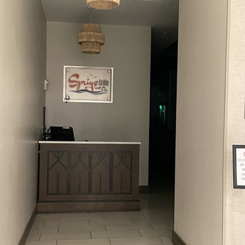 Sprigs Grille Restaurant - Seafood Near Me - Kapolei, Hawaii
