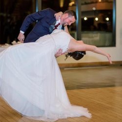 Ballroom Avenue - The ending to a beautiful wedding dance!