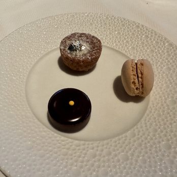 Le Bernardin - Little departure treats - French Near Me - New York, New York Le Bernardin - Little departure treats - French Near Me - New York, New York