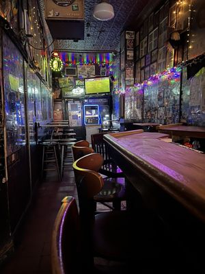 Milano's Bar by null