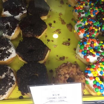 Donut Palace STL - Bakeries Near Me - Ellisville, Missouri