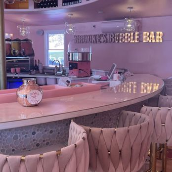 Brooke’s Bubble Bar - Champagne Bars Near Me - Fredericksburg, Texas