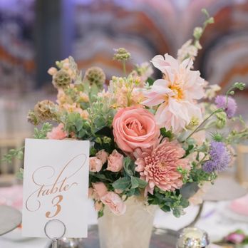 Kara Z Floral Design - Centerpiece - Florists Near Me Kara Z Floral Design - Centerpiece - Florists Near Me