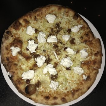 Sweet Pea's Cafe - Bacon, fig jam and ricotta - Cafes Near Me - Bar Harbor, Maine
