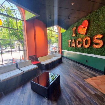 Tacos D Amor - Wait area for pick up - Mexican Near Me - Louisville, Kentucky